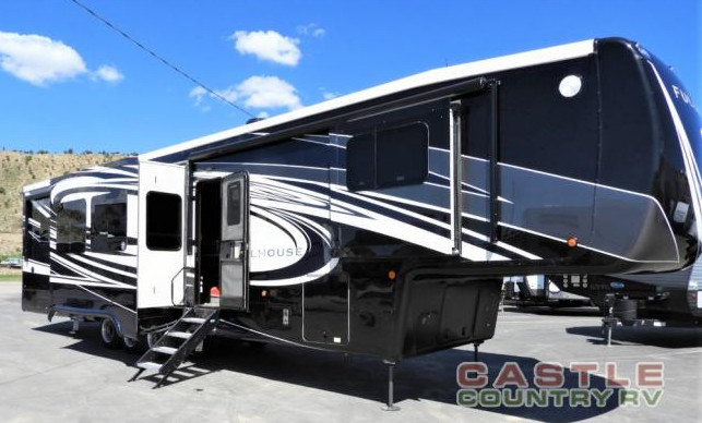 Toy Hauler Fifth Wheel Review: 3 Models to Improve Your Camping Experience  - Castle Country RV Blog