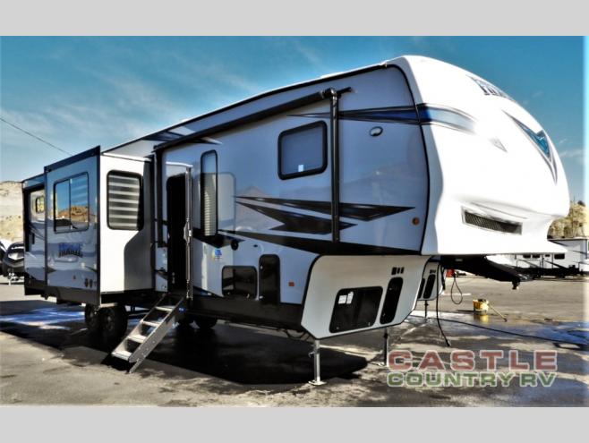 RVs That Sleep 9 or More: 3 RVs for Large Families - Castle Country RV Blog